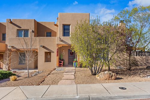 16 Camino De Vecinos, Santa Fe, NM, 87507-7901 | Card Image