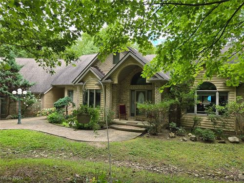 1761 King Rd, Hinckley, OH, 44233-9775 | Card Image