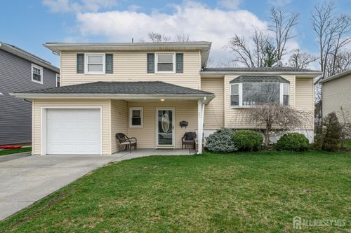 20 Hollywood Dr, Woodbridge, NJ, 07095-1916 | Card Image