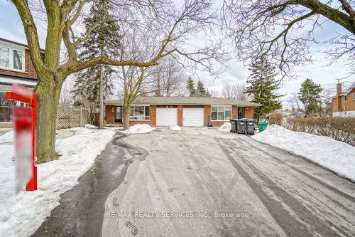70 Montjoy Cres, Brampton, ON, L6S3E7 | Card Image