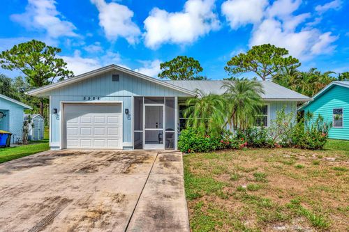 5588 Se Avalon Dr, Stuart, FL, 34997-8555 | Card Image