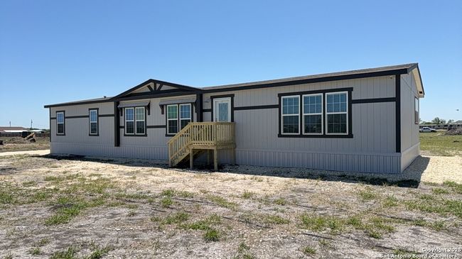 438 County Road 679, House other with 4 bedrooms, 2 bathrooms and null parking in Natalia TX | Image 5