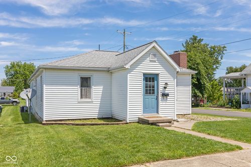 202 2nd St, Greensburg, IN, 47240-1121 | Card Image