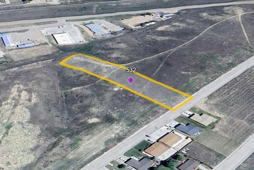 532 Emigrant Dr, Glenrock, WY, 82637-5131 | Card Image