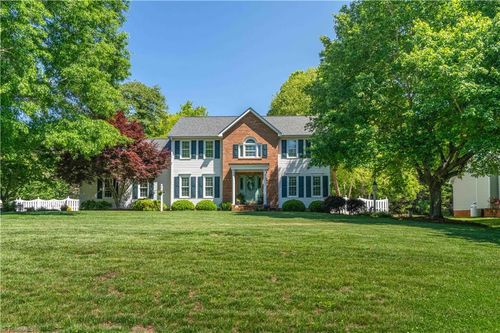 325 Creekside Dr, High Point, NC, 27265-9284 | Card Image