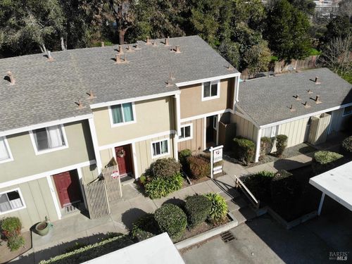 580 Santa Alicia Dr, Rohnert Park, CA, 94928-3248 | Card Image