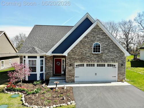 27-7478 Village Ct, Davisburg, MI, 48350-2555 | Card Image
