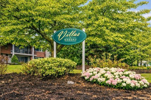 208 Palo Alto Dr, Plainview, NY, 11803-5831 | Card Image