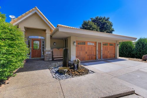 10 Valley Ln, Hastings, MN, 55033-3332 | Card Image