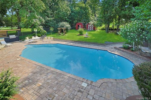 4 Suffern Pl, Garnerville, NY, 10923-1127 | Card Image