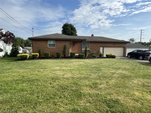 413 Parkview Dr, Girard, OH, 44420-2710 | Card Image