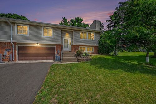 9402 Tyler St Ne, Blaine, MN, 55434-2439 | Card Image