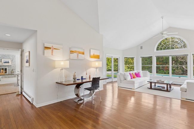 8 Niamogue Ln, House other with 3 bedrooms, 2 bathrooms and null parking in Quogue NY | Image 4