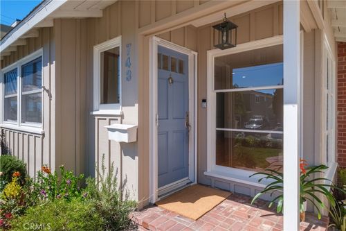 743 26th, Manhattan Beach, CA, 90266 | Card Image