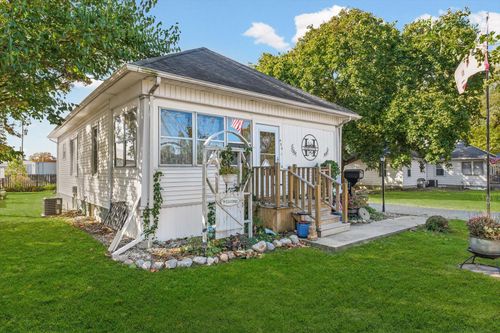 450 Pine St, Paxton, IL, 60957-1132 | Card Image