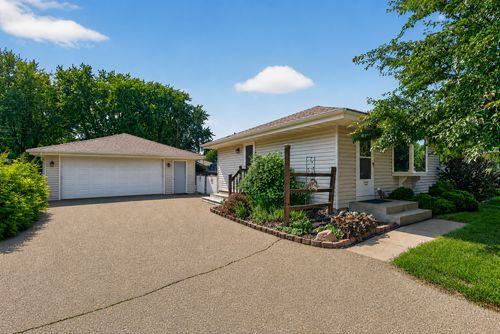 14647 Danbury Ave W, Rosemount, MN, 55068-4152 | Card Image