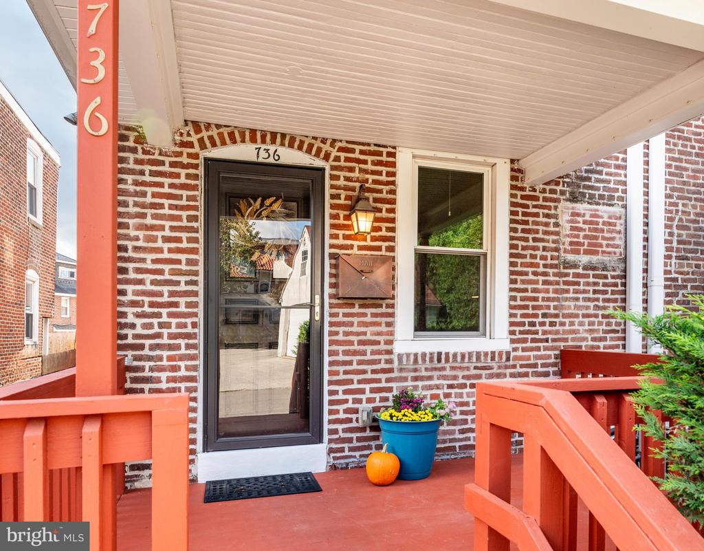Railroad Ave, Bryn Mawr, PA 19010