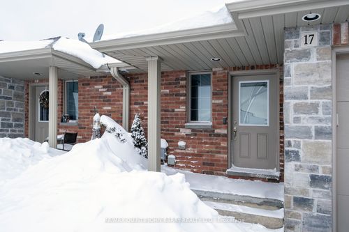 17 Mcintosh Cres, Quinte West, ON, K8V0G1 | Card Image