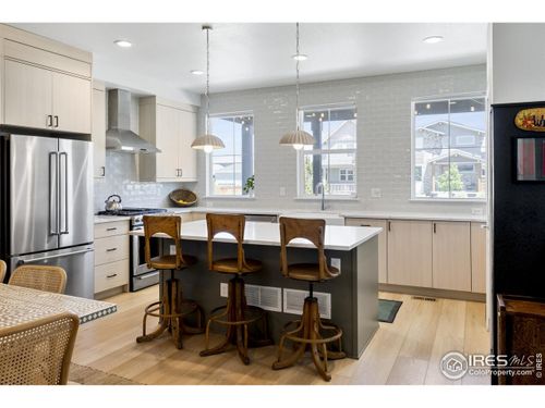 21452 E 60th Ave, Aurora, CO, 80019-2233 | Card Image
