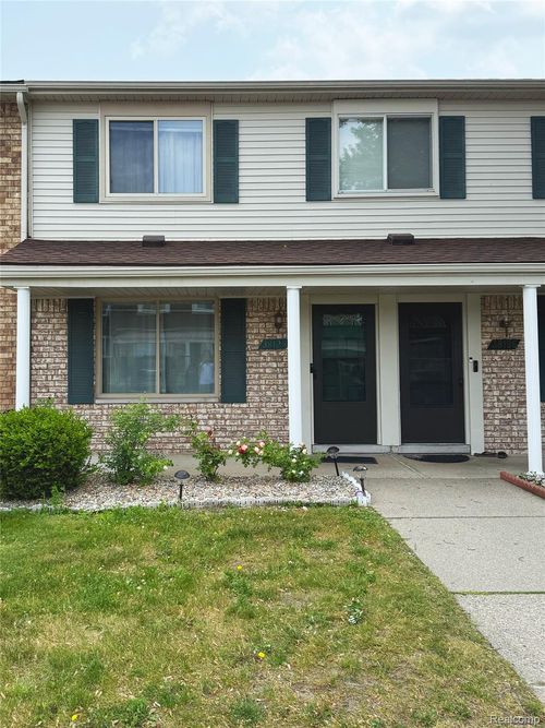 38128 Jamestown Dr, Sterling Heights, MI, 48312-1636 | Card Image