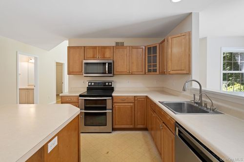 420 Rye Hill Rd, Monroe, NY, 10950-4509 | Card Image