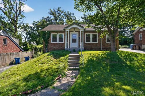 18 S Barat Avenue, Ferguson, MO, 63135 | Card Image