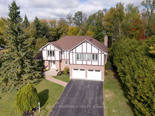 7089 Bush Dr, Greely, ON, K4P1M8 | Card Image