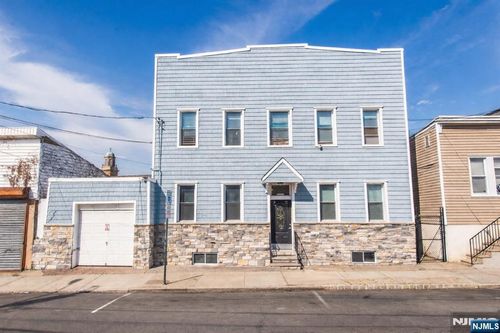 9 N 8th St, Belleville, NJ, 07109-1117 | Card Image