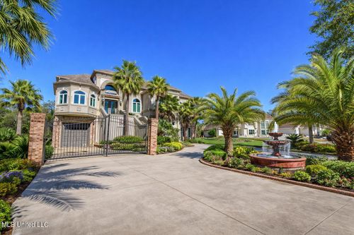 8230 Maunalani Pl, Diamondhead, MS, 39525-4034 | Card Image