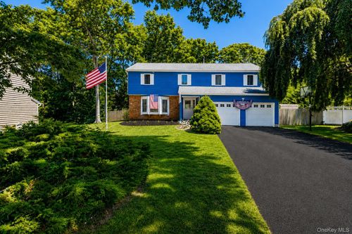 5 Leon Court, Brookhaven, NY, 11720 | Card Image