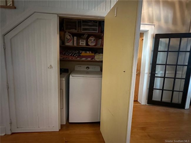 LAUNDRY AREA | Image 15