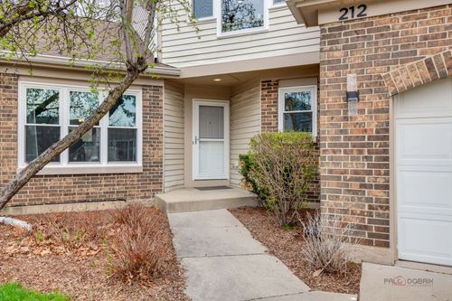 212 Willow Pkwy, Buffalo Grove, IL, 60089-4631 | Card Image