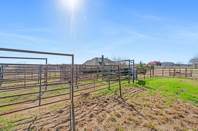 617 Zmolek Rd, House other with 3 bedrooms, 3 bathrooms and null parking in Ennis TX | Image 34