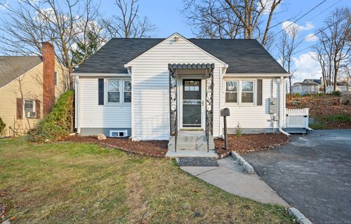 106 Barnes St, New Britain, CT, 06052-1131 | Card Image