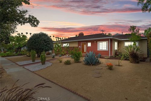 2528 French St, Santa Ana, CA, 92706-1724 | Card Image
