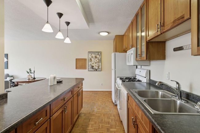 Kitchen | Image 15