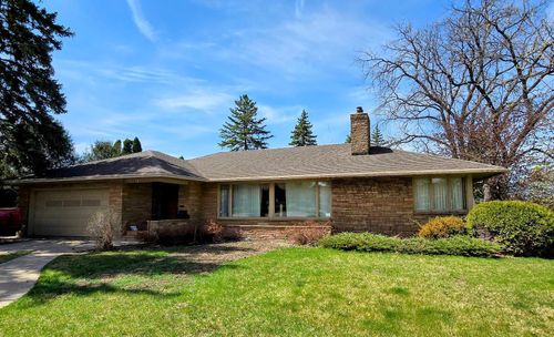 910 3rd Ave Sw, Pipestone, MN, 56164-1424 | Card Image