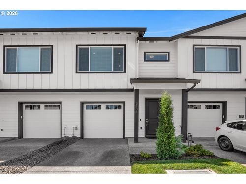 3131 S Linden St, Cornelius, OR, 97113-6100 | Card Image