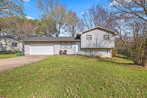 2224 N Mockingbird Ln, Fayetteville, AR, 72703-4110 | Card Image