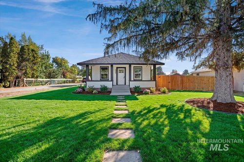 924 S Davis St, Jerome, ID, 83338-3250 | Card Image