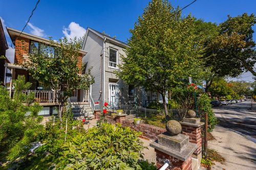 62 Garnet Ave, Toronto, ON, M6G1V7 | Card Image