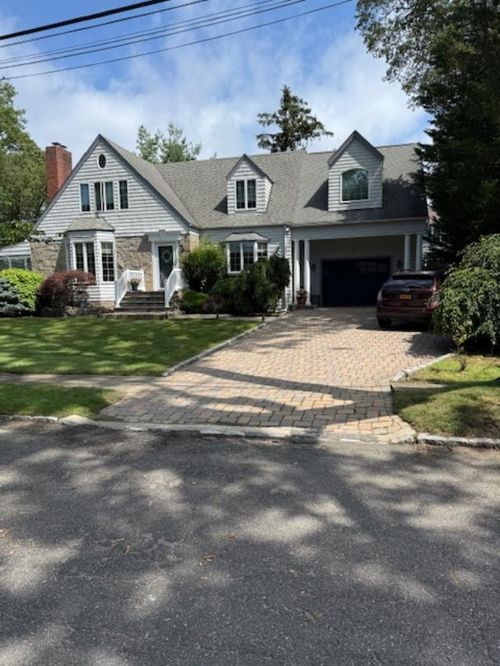 9 Seneca St E, Massapequa, NY, 11758-7633 | Card Image