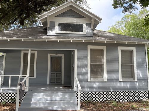 303 N 4th St, Kenedy, TX, 78119-2319 | Card Image