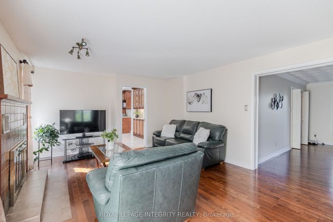 2025 Sixth Line Rd, House other with 4 bedrooms, 4 bathrooms and 20 parking in Dunrobin ON | Image 20