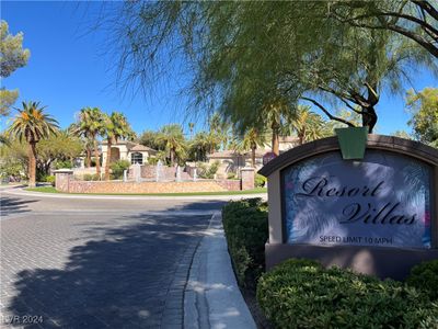 712 - 2050 W Warm Springs Road, Condo with 2 bedrooms, 1 bathrooms and null parking in Henderson NV | Image 1