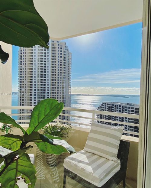apt-2209-888 Brickell Key Dr, Miami, FL, 33131-2670 | Card Image