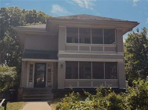 201 51st Ter, Kansas City, MO, 64112-2473 | Card Image