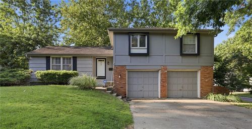 10217 91st St, Overland Park, KS, 66212-4706 | Card Image