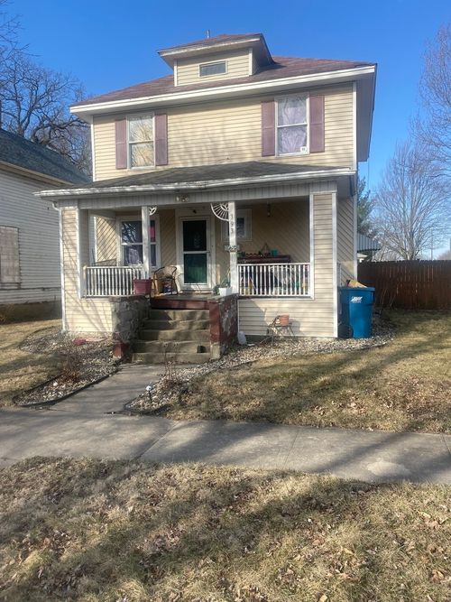 393 N 6th Ave, Kankakee, IL, 60901-3526 | Card Image