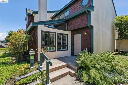 710 Lagunaria Ln, Alameda, CA, 94502-6750 | Card Image